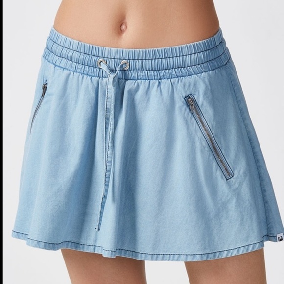 Fabletics Denim Mikah Mini Athletic Skirt Size Large - Picture 1 of 7